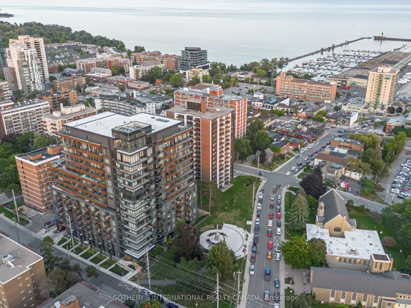 21 Park St E #707, Mississauga, ON L5G 0C2