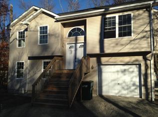 9241 Westwood Dr, Tobyhanna, PA 18466