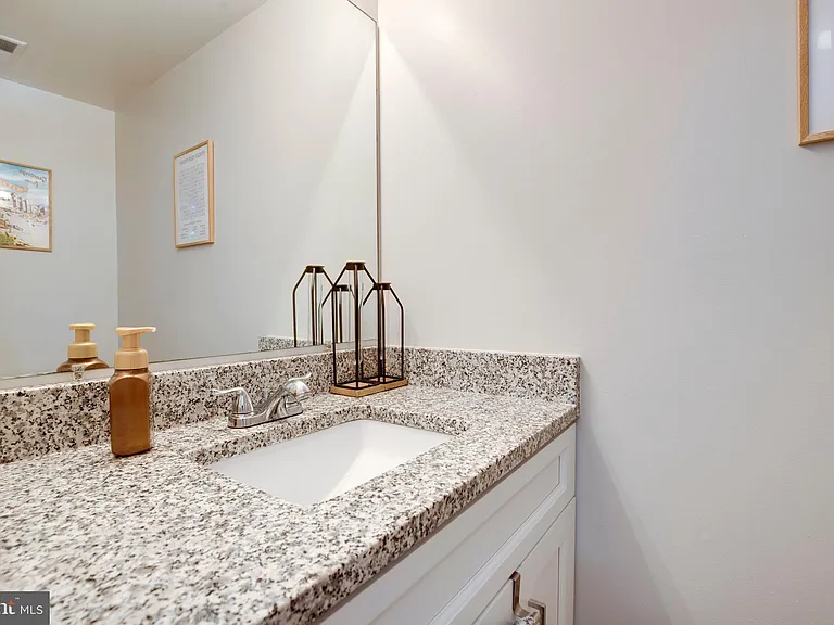 8657 Dellway Ln — Photo 18
