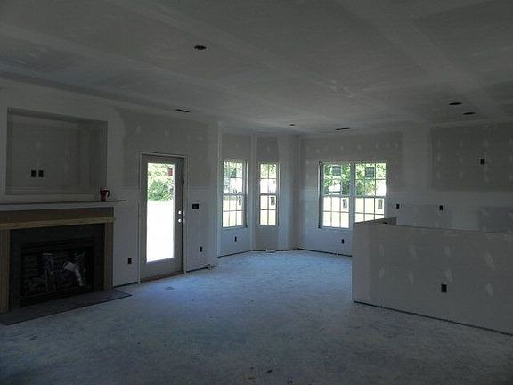 2nd image of 201 Gordon Dr