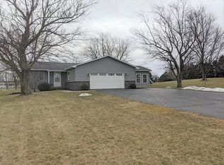 10827 Sharon Dr, Apple Creek, OH 44606