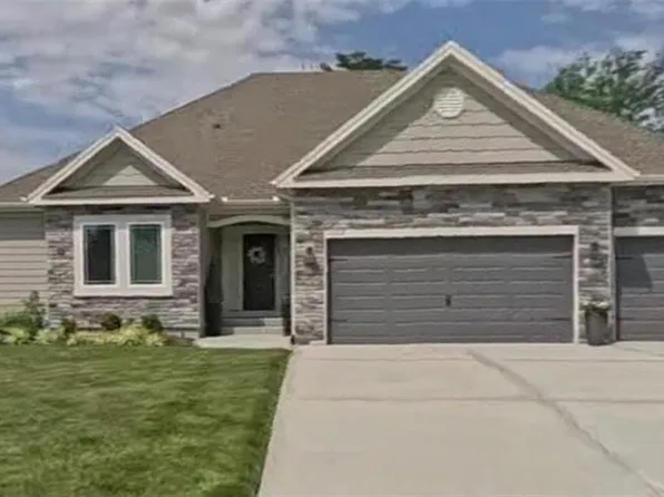10322 N Winchester Ave, Kansas City, MO 64156