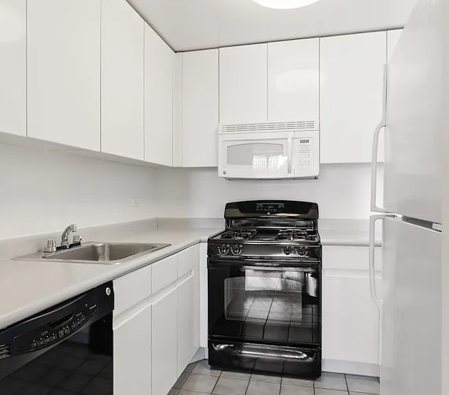 236 E 47th St #30B — Photo 6