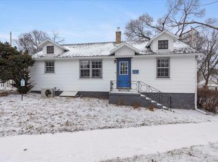 417 W Pleasant St, Portage, WI 53901