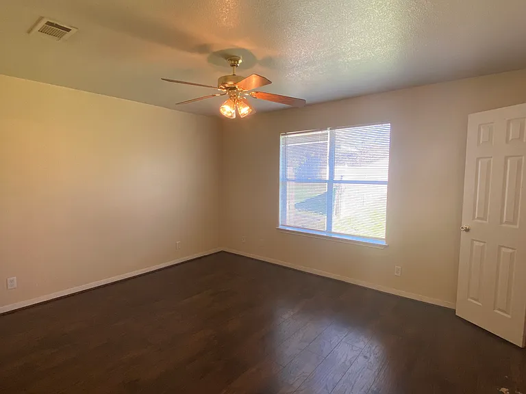 5107 Daybreak Dr #B — Photo 13