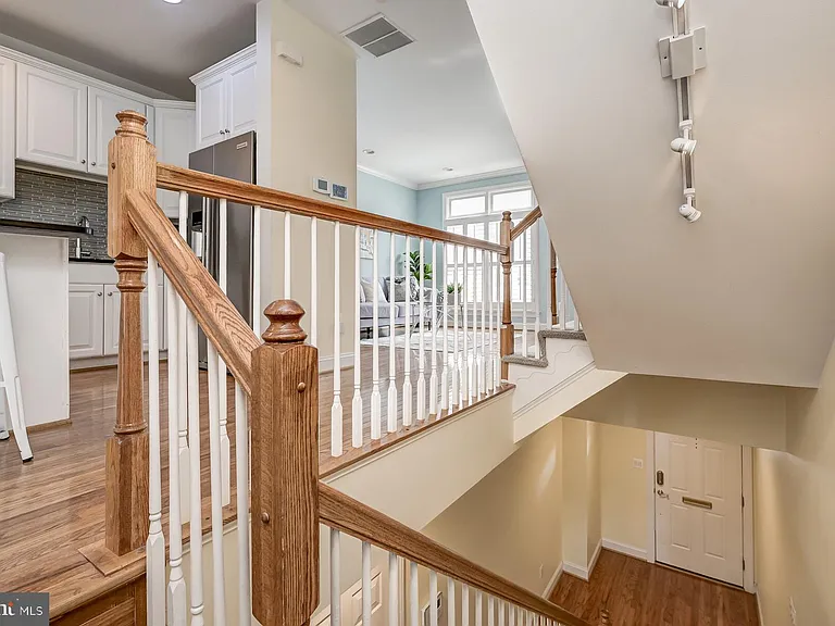 1236 Harbor Island Walk — Photo 5