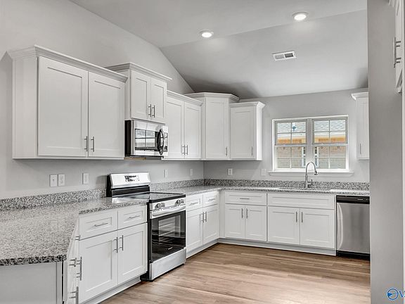 4th image of 111 Ridgeland Trl