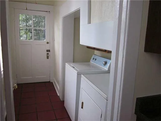 2211 Jefferson Ave — Photo 5