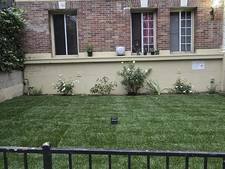 Larchmont Kenmore — Photo 15