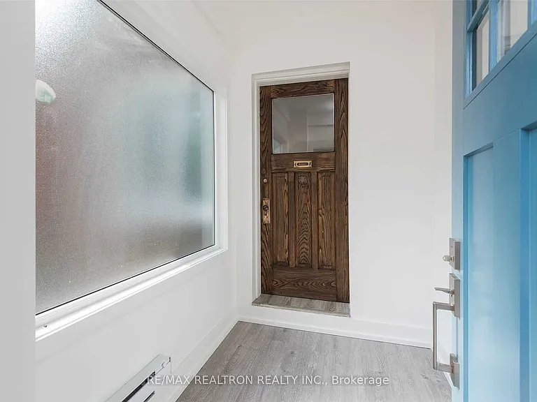 76 Lawrence Ave W — Photo 15