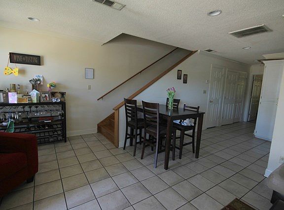 3rd image of 404 Saddle Creek Dr