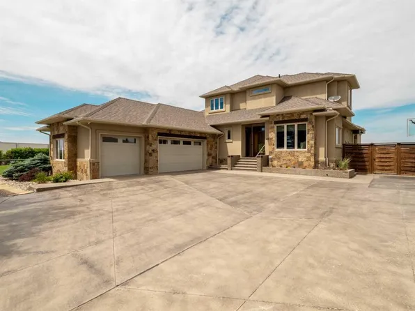 402 W Meadow Lark Dr, Lethbridge County, AB T1J 5R8