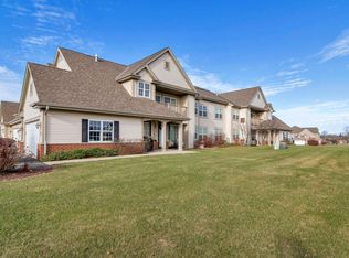 W206N16740 Blackberry Cir, Jackson, WI 53037