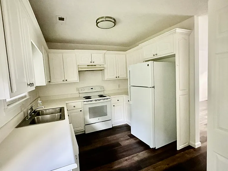 125 Evvalane Dr — Photo 6