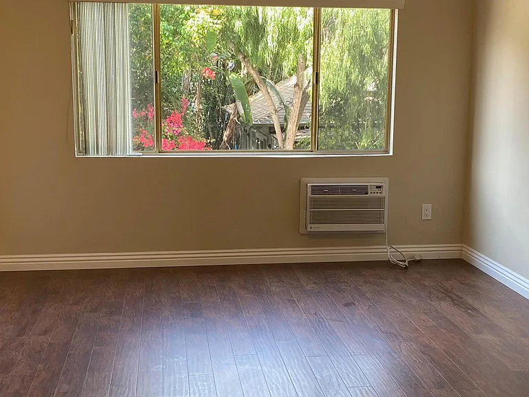 3590 Front St #D — Photo 5