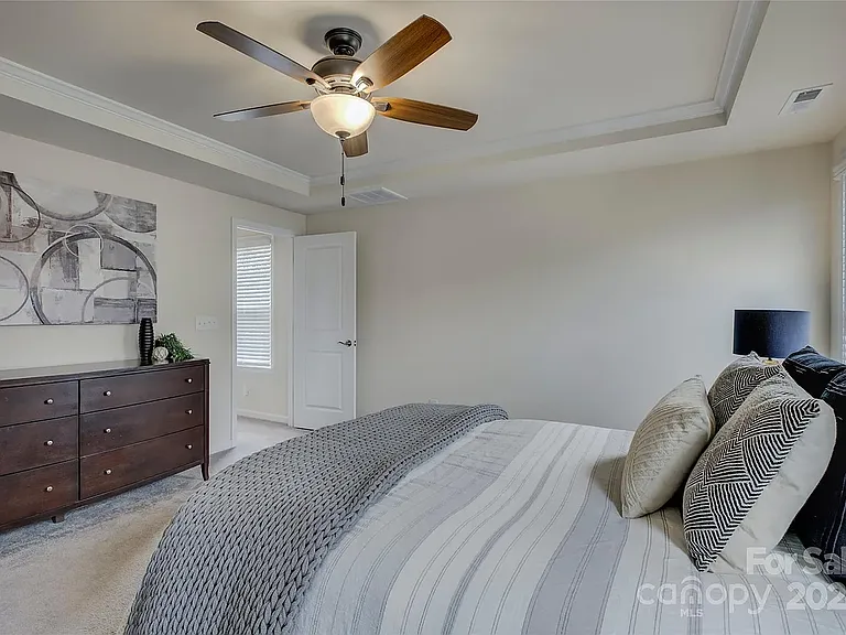 7134 Thornrose Dr — Photo 29