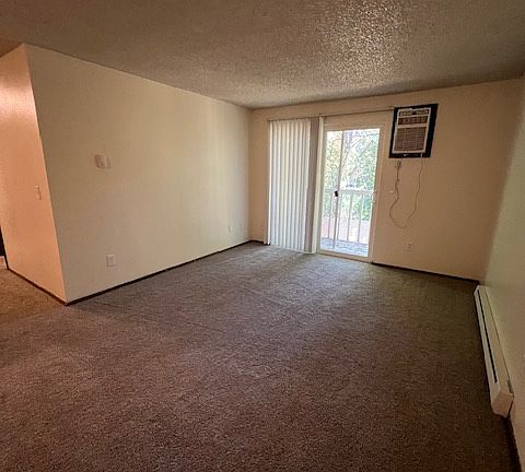 2nd image of 551 E Hawthorne Rd #28