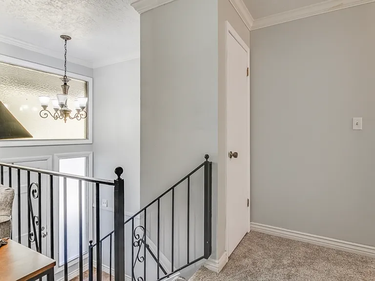 299 Birchwood Dr — Photo 4