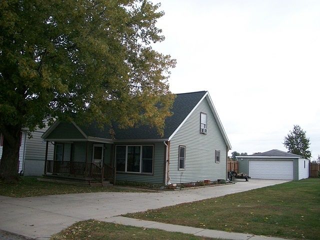 1st image of 820 S Wood St