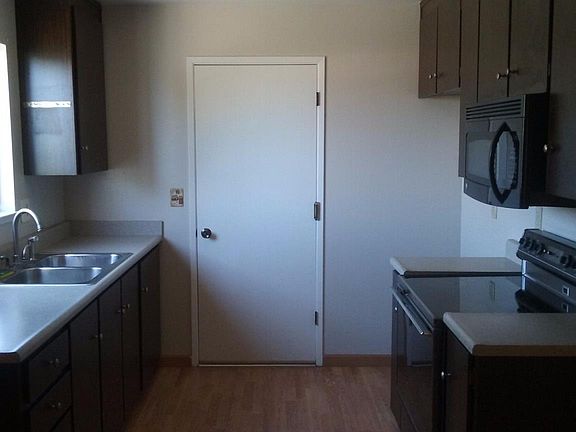 4th image of 715 Heather Ct