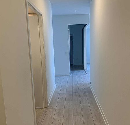 4th image of 270 Dufferin St #501