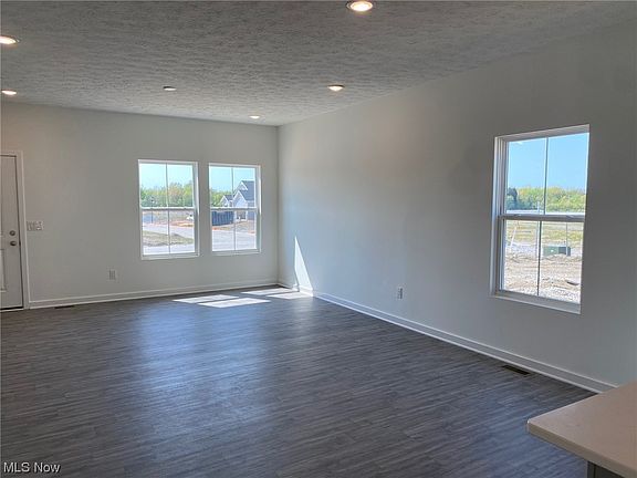 4th image of 4494 Ashwood Ave