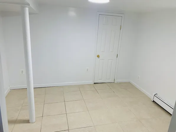 (undisclosed Address), Bellerose, NY 11426