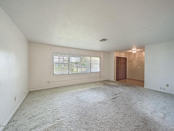 5th image of 228 Shore Ln