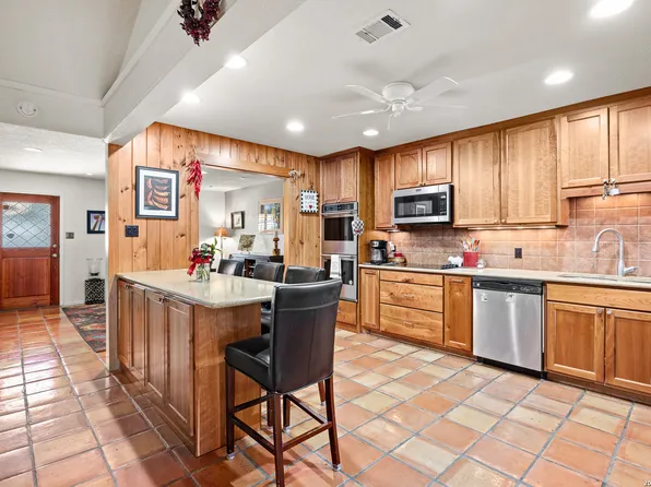 2329 Rock Creek, Kerrville, TX 78028