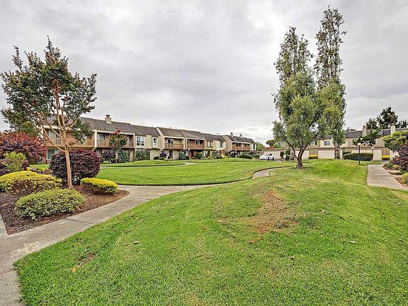 3rd image of 3122 La Cresta