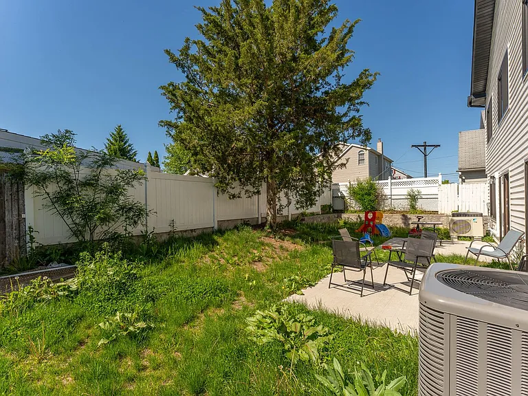 512 Knopf St — Photo 19
