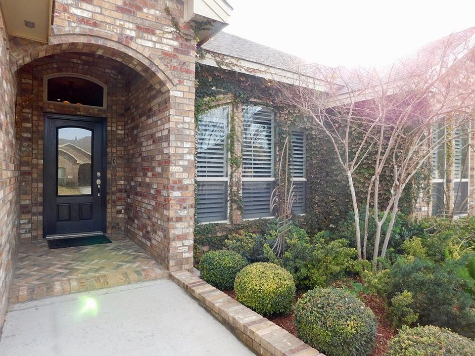 2nd image of 3121 Fairfield Ln