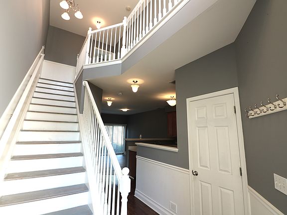 2nd image of 3605 Roanoke Ave #3605