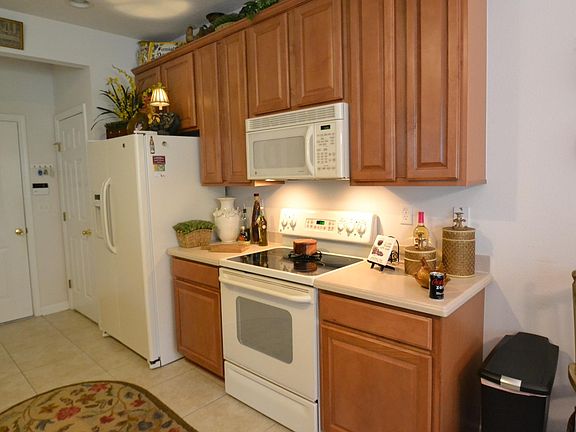 4th image of 11143 Castlemain Cir S