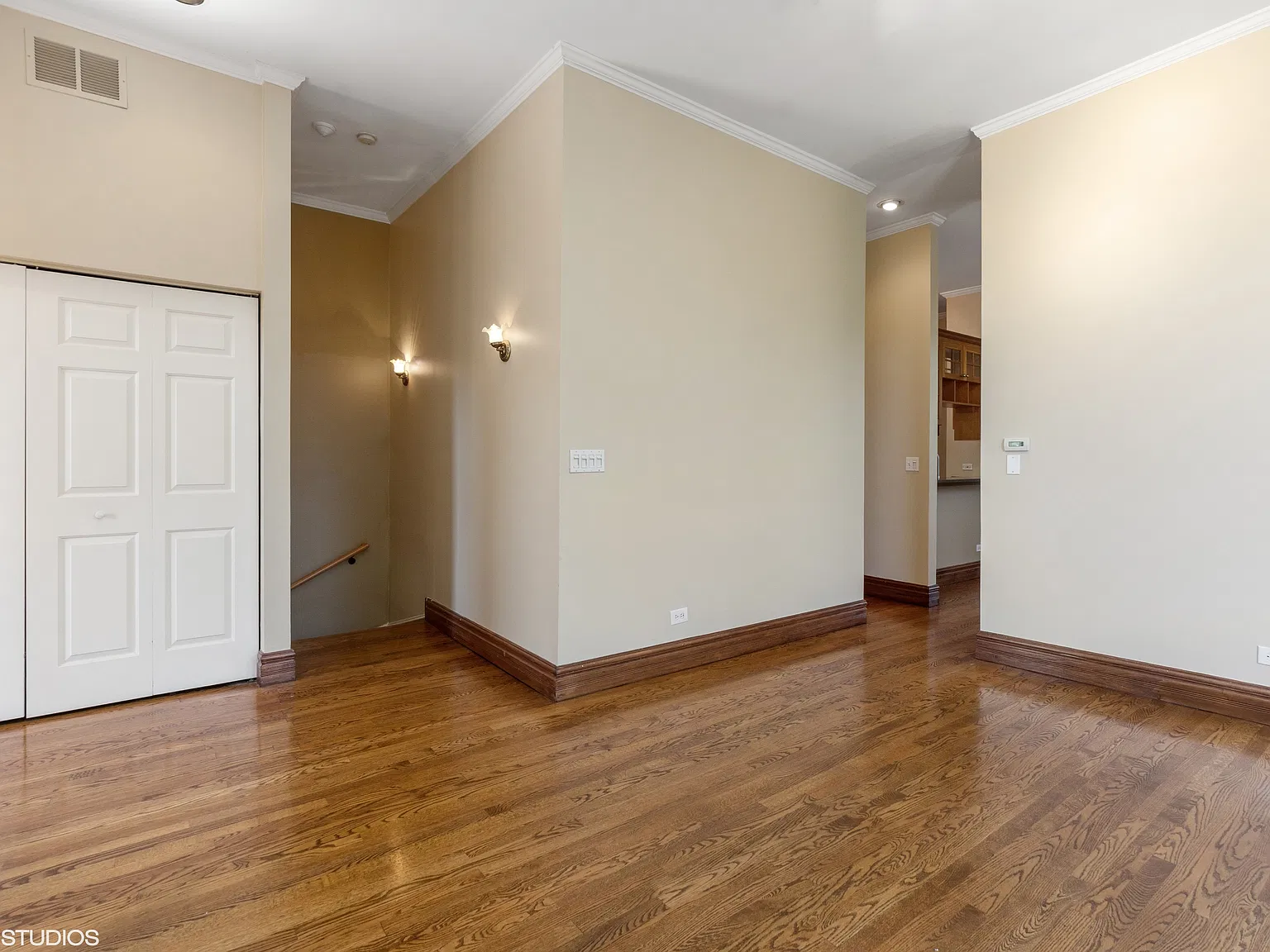 1 bed, 1000 sqft, $3,000 — Photo 2