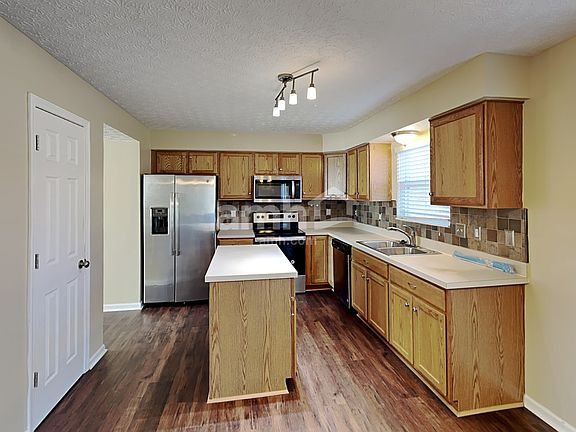 3rd image of 8574 Old Field Birch Dr