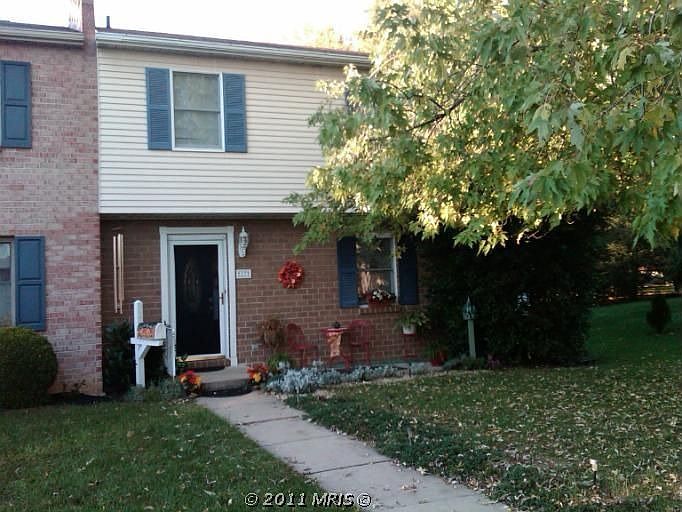 2nd image of 27 William Penn Dr