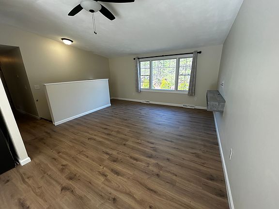 3rd image of 28 Pawcatuck View Rd
