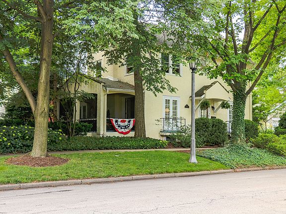 2nd image of 300 S Catherine Ave