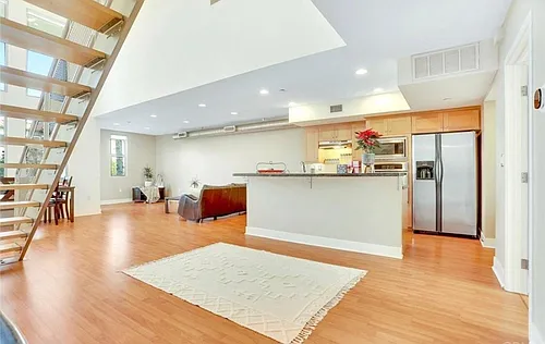 518 S Brea Blvd Photo 1