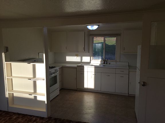 5th image of 3025 Glendale Dr