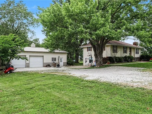 14308 Raymond Rd, Kearney, MO 64060