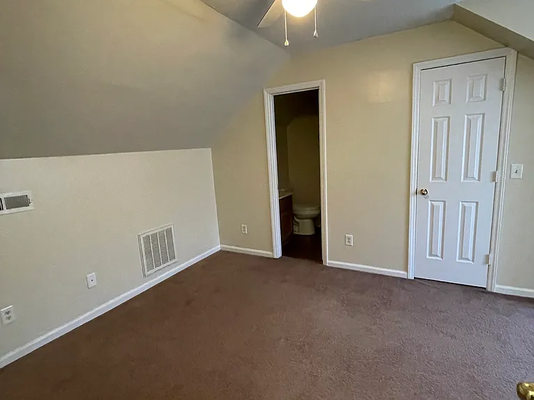 821 Center St #2 — Photo 7