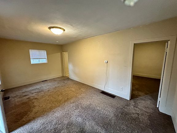 4th image of 406 E Kiowa St