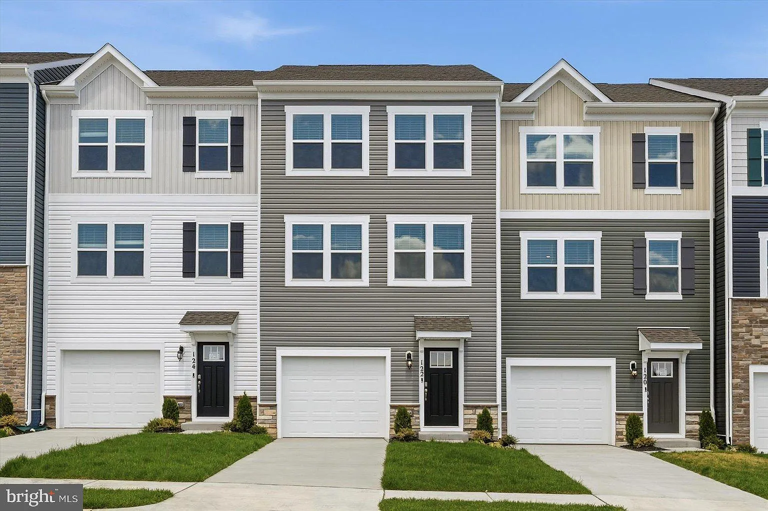 4 bed, 3.5 bath, 1889 sqft, $2,100 — Photo 1