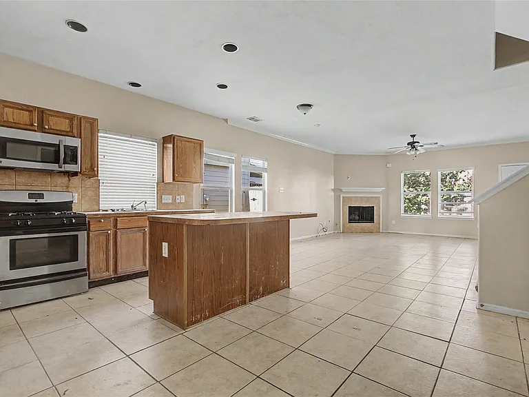 5934 Sugar Field Ln — Photo 3
