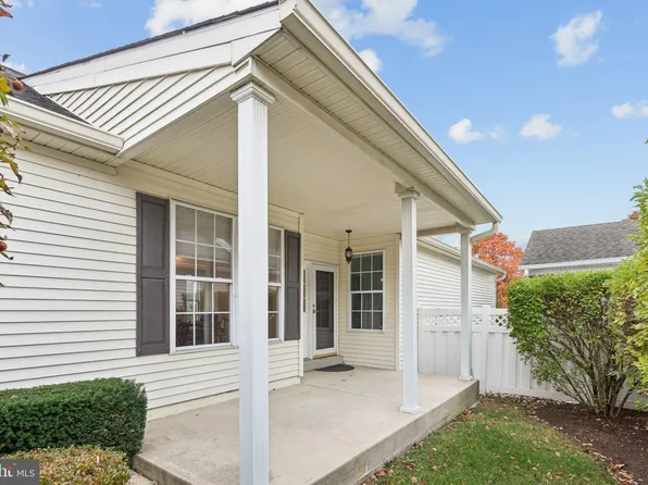 1402 S Hunting Horn Turn, Glen Mills, PA 19342