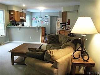 3rd image of 43 Orchardview Dr