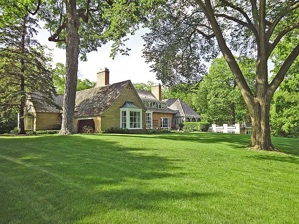 2nd image of 700 6th Ave N