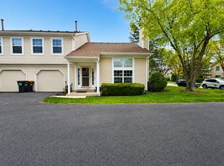 250 Acorn Dr, Streamwood, IL 60107